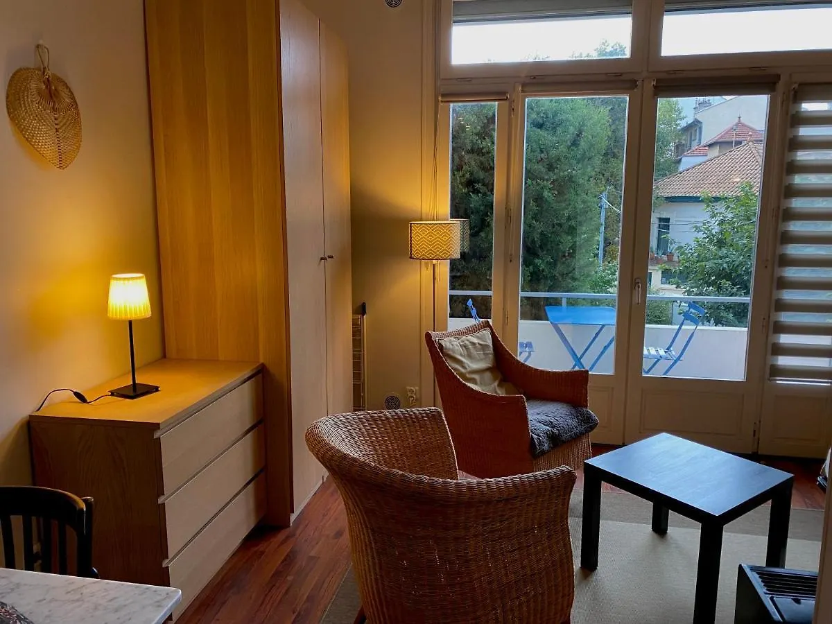 Le Balcon De Jules - Charmant Pied-A-Terre - Parking Possible Pour Vehicule De Moins De 4,40 M De Long Apartment Lyon