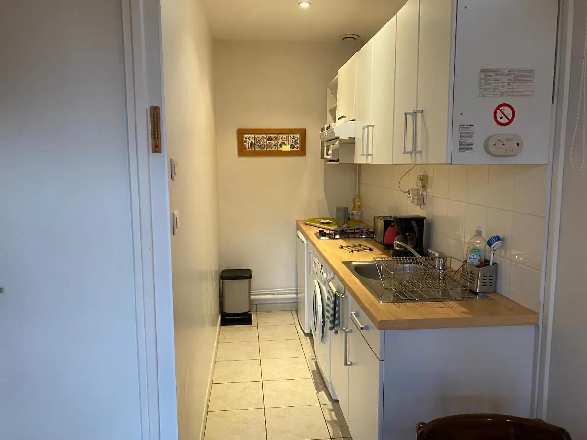 Le Balcon De Jules - Charmant Pied-A-Terre - Parking Possible Pour Vehicule De Moins De 4,40 M De Long Apartment Lyon